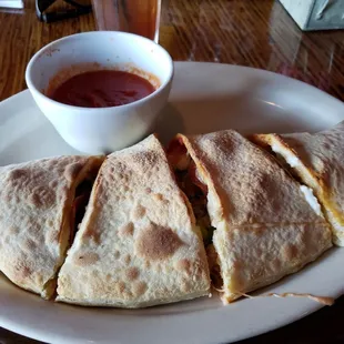 Pepperoni, sausage and FRESH jalapeño calzone was off the chain!