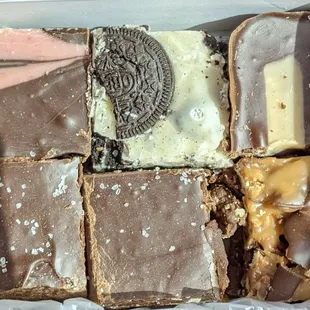 Buy 4, get 2 free pieces of fudge ($16)