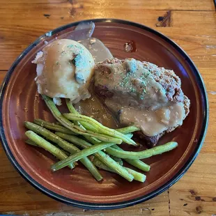 Smoked Meatloaf, mashed potatoes with brown gravy &amp; fresh green beans.