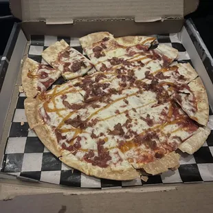 12&quot; pizza w bacon and hot honey