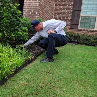 Exterior service always begins with a thorough inspection around your property.