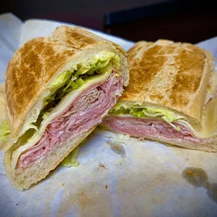 Moxie's Too Cafe & Deli