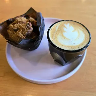 Spiced apples cruffin (topped w/ lots of sugar but otherwise not terribly sweet) and an oatmilk cortado (classic!)