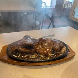 Beef steak with black pepper sauce