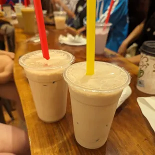 Black milk tea latte
