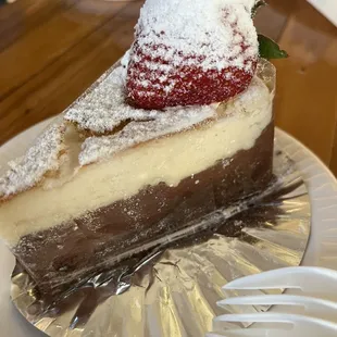 Chocolate yogurt cheesecake