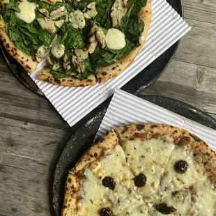 The Florenza and the Sweet Onion Marmalade (with no sausage) pizzas