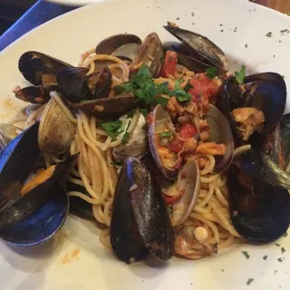 Spaghetti Fresh Clams & Mussels
