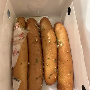 Garlic bread sticks