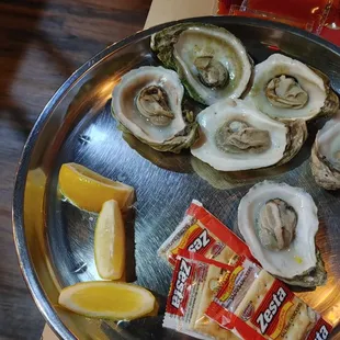 Steamed oysters