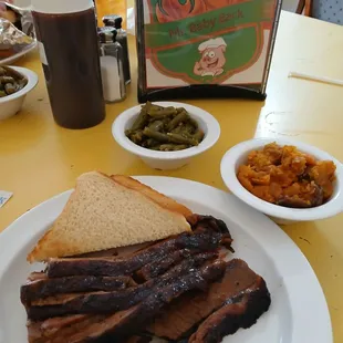 Brisket platter with 2 sides