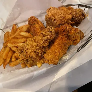 Cajun Wings Basket (6)
