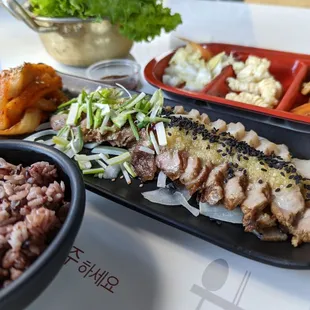 Single portion. Garlic and onion bossam.