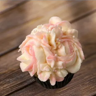 Chocolate Vanilla Cupcake