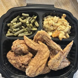 4 wing dinner included 2 sides