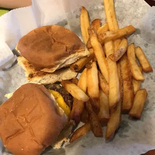 Kids sliders and fries $4.99 (includes drink)