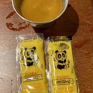 Ginger sauce and mustard packets