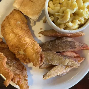 Catfish with wedges and Mac