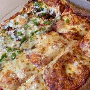 Deep dish half cheese half (Italian sausage/green ppr/onion)
