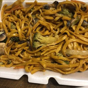 Vegetable Lo Mein Noodles