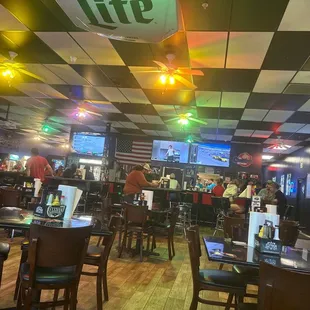 Huge place with tons and tons of tvs!