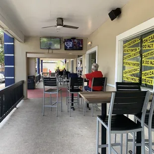 the outside of the restaurant