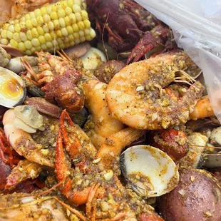 shrimp, corn, potatoes, corn on the cob, corn on the cob, corn on the cob,