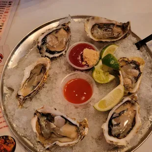 1/2 dozen oysters.