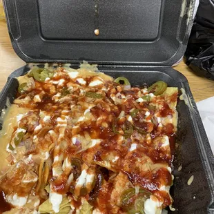 Pulled pork chicken nachos