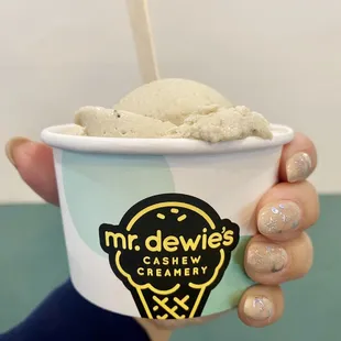 Single Scoop of Banana Nut