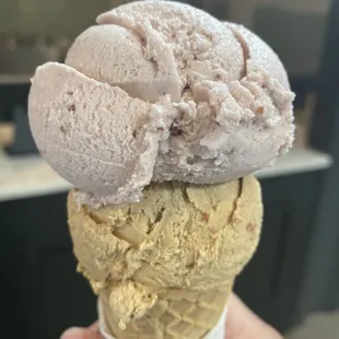 Strawberry and caramel almond