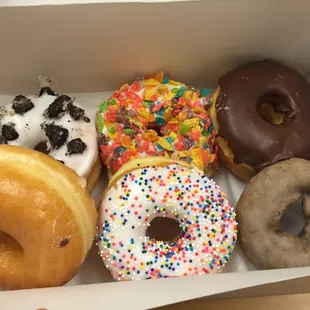 Mixed 1/2 dozen donuts