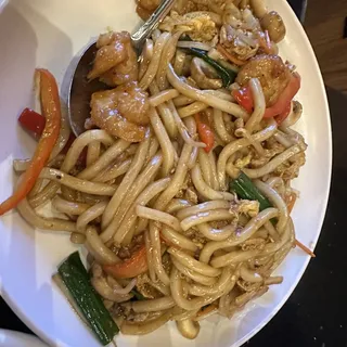 G1. Black Pepper Shrimp Fried Udon