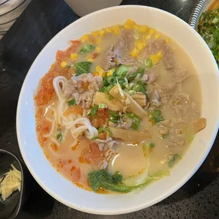 D4. Tomato with Beef Noodle Soup