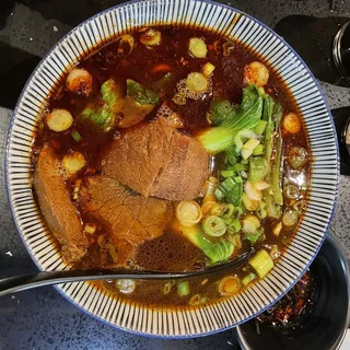 D5. Spicy Braised Beef Noodle Soup
