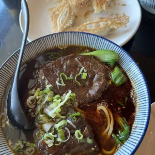 Braised beef rice noodle soup