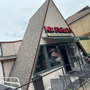 Tiny place , great food.