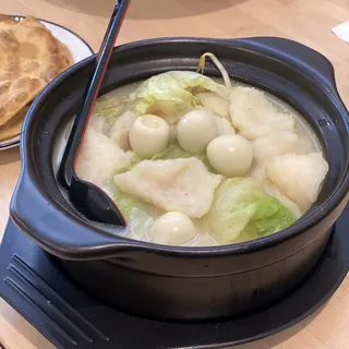 B4 Slice fish with hot&sour soup