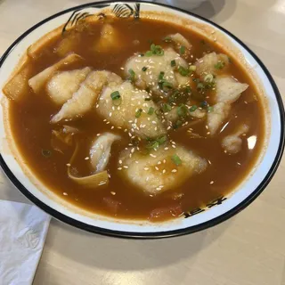 B8 Slice fish with tomato soup