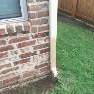 Attached gutter repair - downspout the wrong size. Paint completely wrong color and said it was "probably faded"