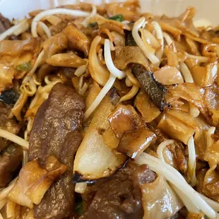 Beef chow fun
