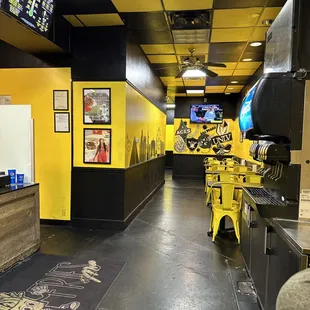 the inside of a fast food restaurant