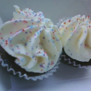 Cupcakes to celebrate their 1-year anniversary on June 18