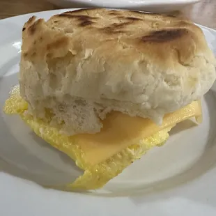 a biscuit sandwich on a plate