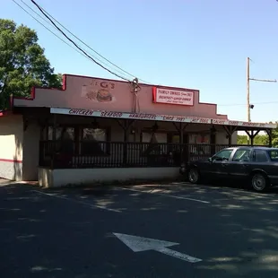 Mr G&apos;s -  Front View before the crowds come