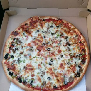 This was the best Vegetarian Pizza I've ever had!! Hands down!