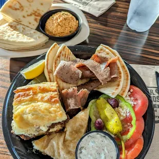 Combo plate + Spicy Feta Dip