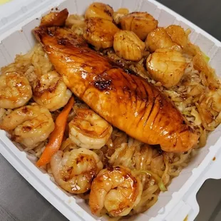 Hibach Salmon with side of Shrimp and Scallops
(Cabbage and Fried Rice included)