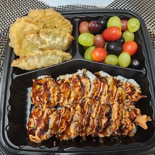Unagi Surmp Roll /Mandu&amp; Fruit