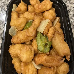 44. Sweet and Sour Chicken (Sauce on side)